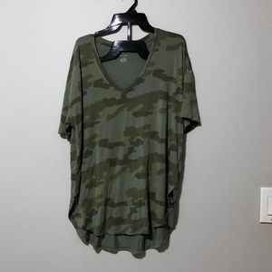 American eagle camo soft and sexy tee sz large
